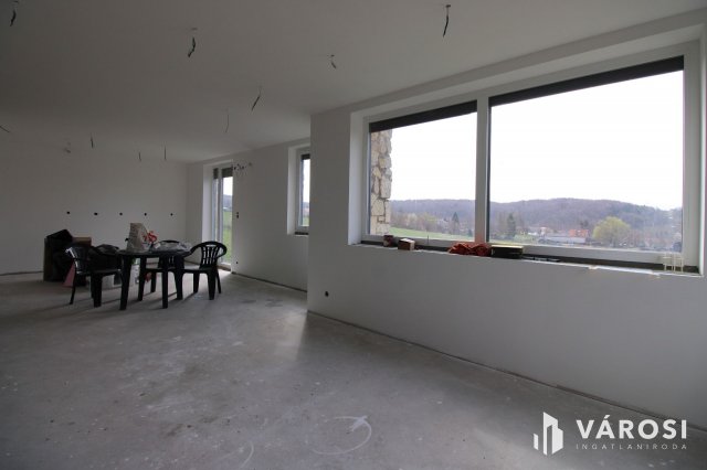 Eladó családi ház, Úrkúton 89.9 M Ft, 5+1 szobás