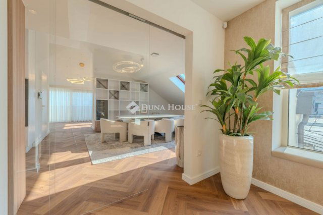 Eladó téglalakás, Budapesten, VI. kerületben 699.9 M Ft