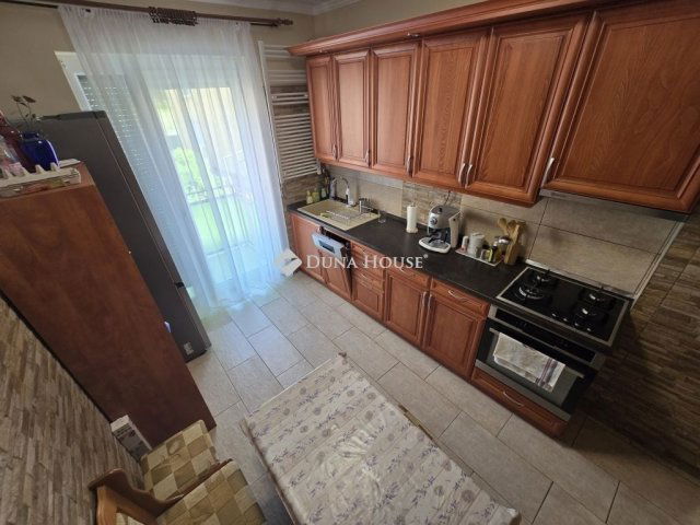 Eladó téglalakás, Balatonfűzfőn 57 M Ft, 4 szobás