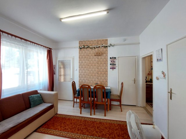 Eladó családi ház, Szegeden 85 M Ft, 2 szobás