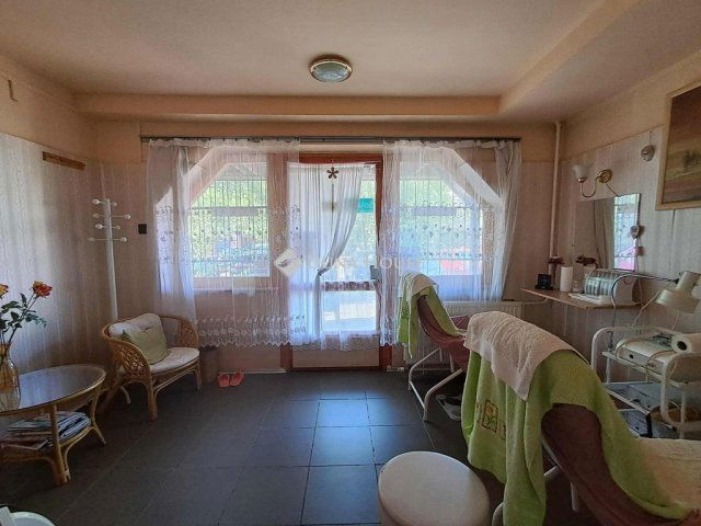 Eladó üzlethelyiség, Debrecenben, Derék utcában 28.9 M Ft