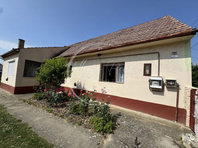 Eladó családi ház, Szederkényen 15 M Ft, 3 szobás