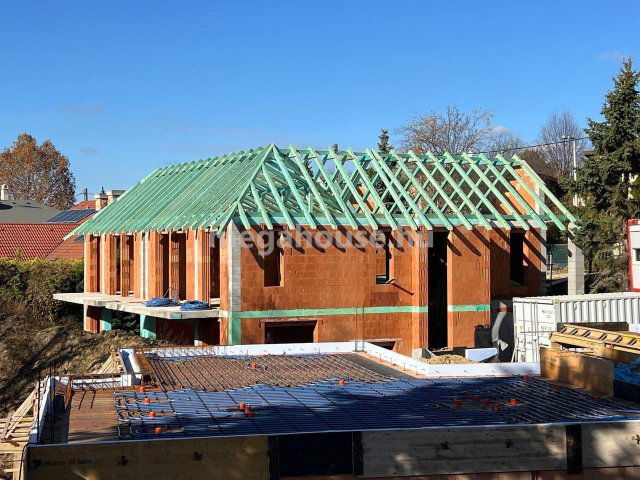 Eladó ikerház, Törökbálinton 239.9 M Ft, 5 szobás