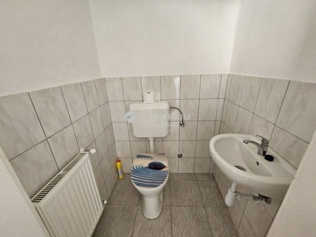 Eladó családi ház, Véménden 54.9 M Ft, 5 szobás