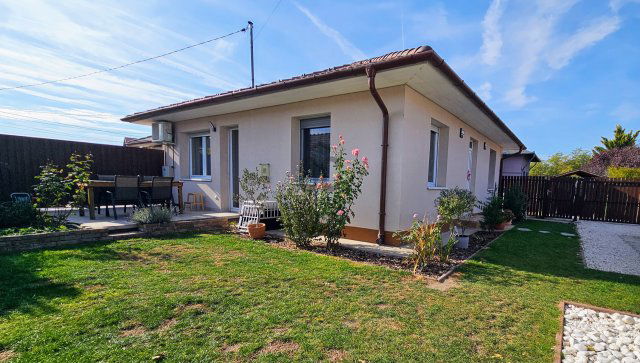 Eladó családi ház, Gyálon 87.5 M Ft, 3 szobás