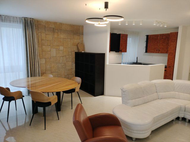 Eladó téglalakás, Győrött 114.99 M Ft, 4 szobás