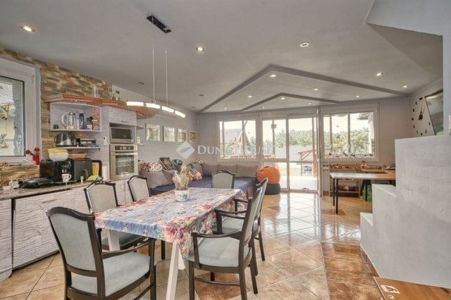 Eladó ikerház, Gyálon 109 M Ft, 6 szobás / költözzbe.hu