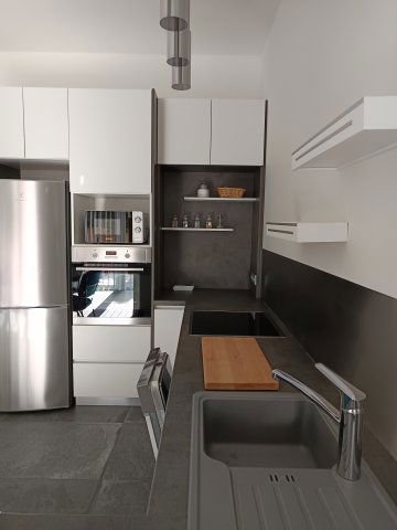 Kiadó téglalakás, albérlet, Pécsett, Komlói úton, 2 szobás