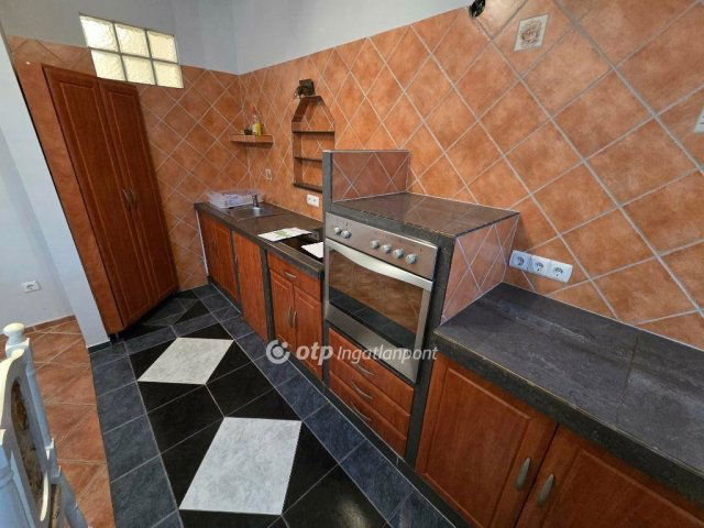 Eladó téglalakás, Debrecenben 63.5 M Ft, 1+1 szobás