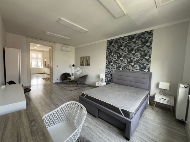 Eladó téglalakás, Budapesten, VI. kerületben 130.9 M Ft