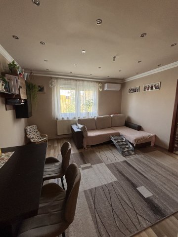 Eladó panellakás, Békéscsabán 41.5 M Ft, 2+1 szobás