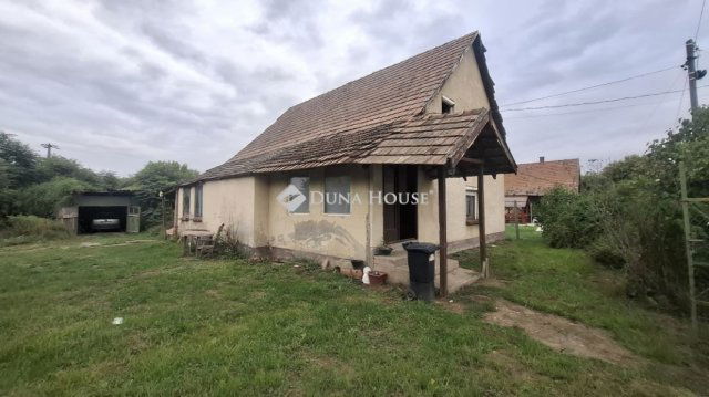 Eladó családi ház, Pándon 33 M Ft, 5 szobás