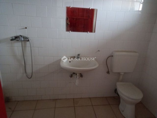 Eladó hotel, Dunaharasztin 199.9 M Ft, 20 szobás