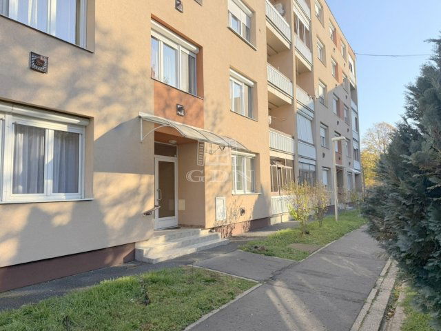 Eladó téglalakás, Zalaegerszegen 36.9 M Ft, 2 szobás