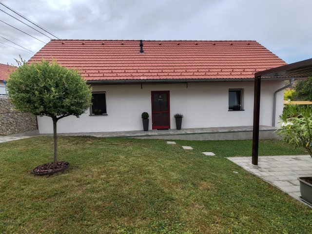 Eladó családi ház, Mecseknádasdon 49.5 M Ft, 1 szobás