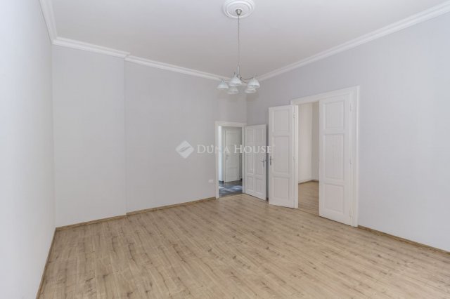 Eladó téglalakás, Szombathelyen, Király utcában 64.99 M Ft