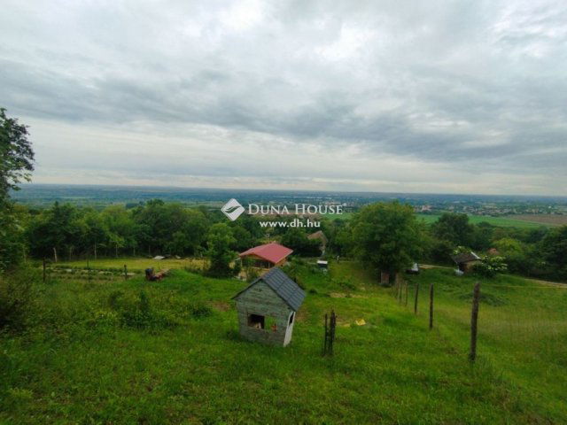 Eladó nyaraló, Bajon 19.99 M Ft, 1 szobás / költözzbe.hu