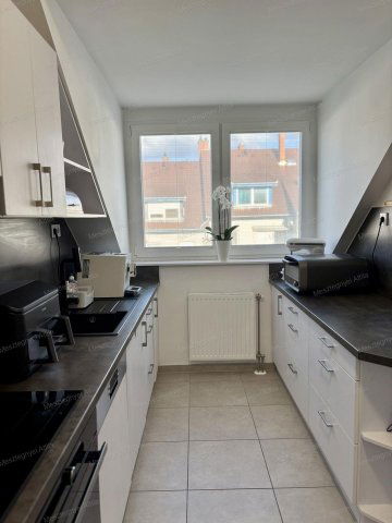 Eladó téglalakás, Sopronban 99.5 M Ft, 4 szobás