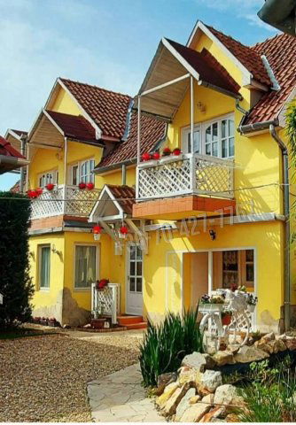 Eladó téglalakás, Egerben 79 M Ft, 5 szobás