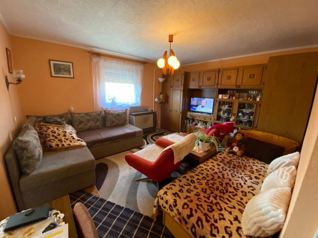 Eladó családi ház, Kiskunhalason 17.99 M Ft, 1 szobás