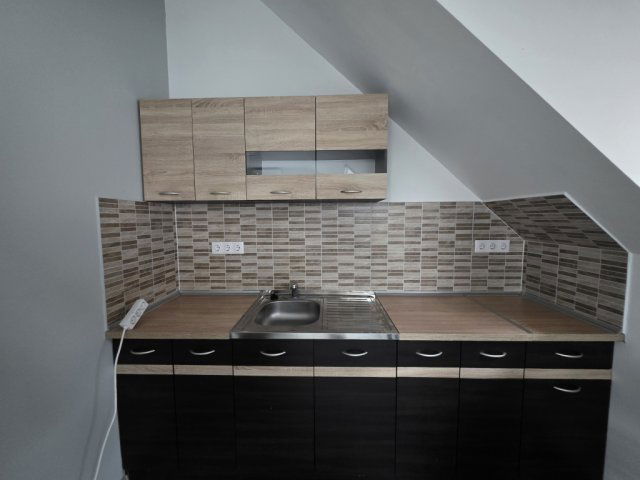 Eladó téglalakás, Adonyban 33.5 M Ft, 1 szobás