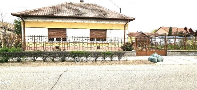 Eladó családi ház, Nagykőrösön 45.5 M Ft, 3 szobás