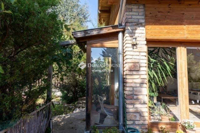Eladó családi ház, Szentendrén 165 M Ft, 5 szobás