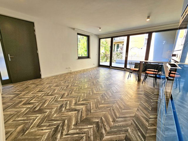 Kiadó téglalakás, albérlet, VI. kerületben, Zichy Jenő utcában