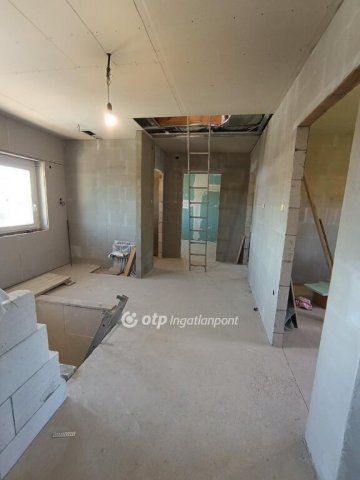 Eladó ikerház, Érden 159 M Ft, 6 szobás / költözzbe.hu