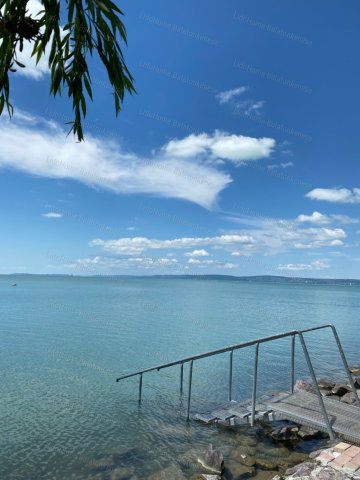 Eladó üzlethelyiség, Balatonakarattyán 110 M Ft