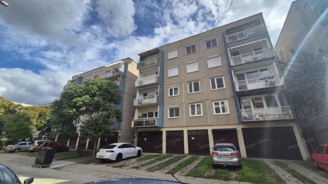 Eladó panellakás, Kecskeméten 49.9 M Ft, 3 szobás