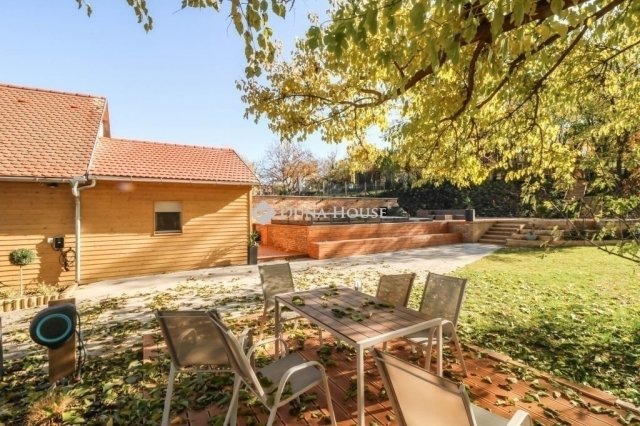 Eladó családi ház, Bogádon 145 M Ft, 4 szobás