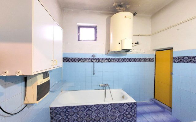 Eladó családi ház, Budapesten, XVI. kerületben, Baross utcában