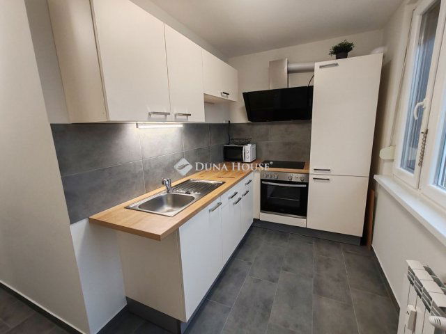 Kiadó panellakás, albérlet, Kecskeméten 195 E Ft / hó, 2 szobás