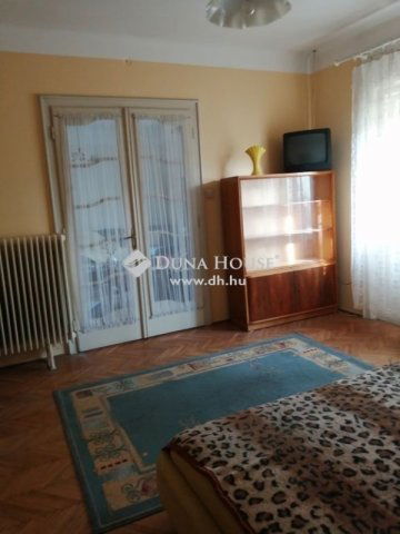 Eladó családi ház, Cegléden 59.9 M Ft, 2 szobás