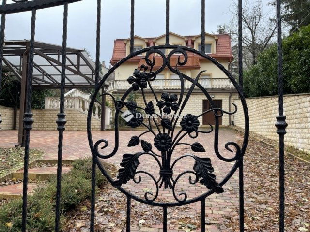 Eladó családi ház, Budapesten, II. kerületben 407.4 M Ft