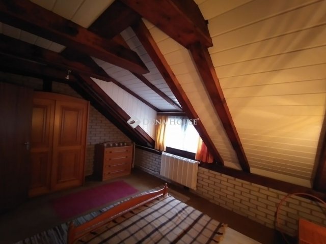 Eladó családi ház, Szentgotthárdon 89.9 M Ft, 8 szobás