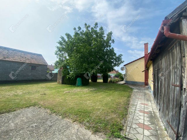 Eladó családi ház, Acsalagon 36.5 M Ft, 3 szobás