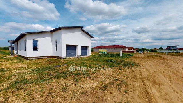 Eladó ikerház, Nyíregyházán 80 M Ft, 3 szobás