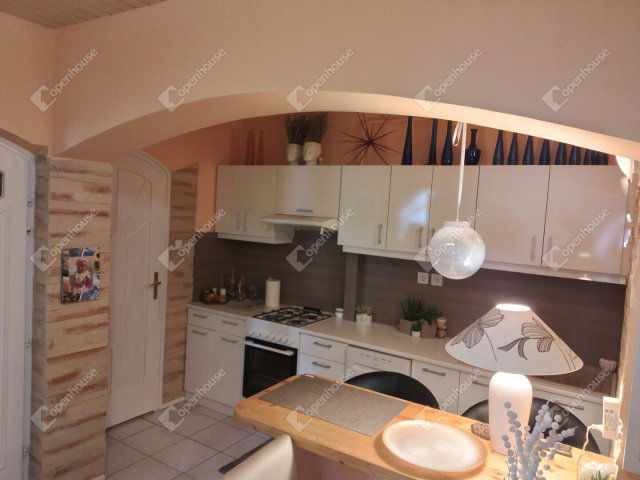 Eladó családi ház, Gyulán 69.9 M Ft, 5 szobás