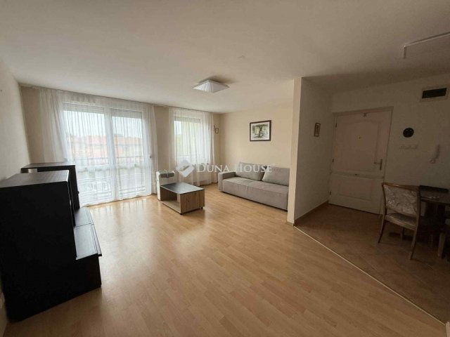 Kiadó téglalakás, albérlet, Kecskeméten 160 E Ft / hó