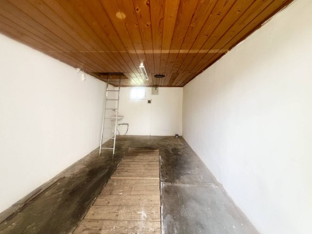 Eladó garázs, Gyulán 8 M Ft / költözzbe.hu