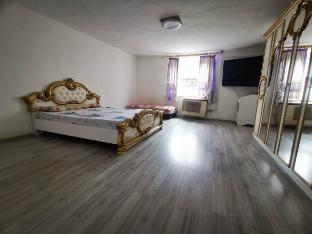 Eladó családi ház, Mezőtúron 13.7 M Ft, 2 szobás