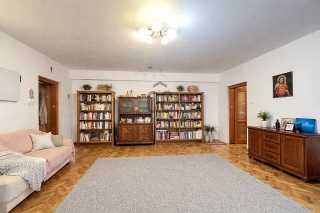 Eladó téglalakás, Debrecenben 108 M Ft, 4 szobás