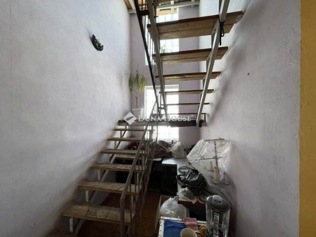 Eladó családi ház, Szegeden 99.5 M Ft, 9 szobás