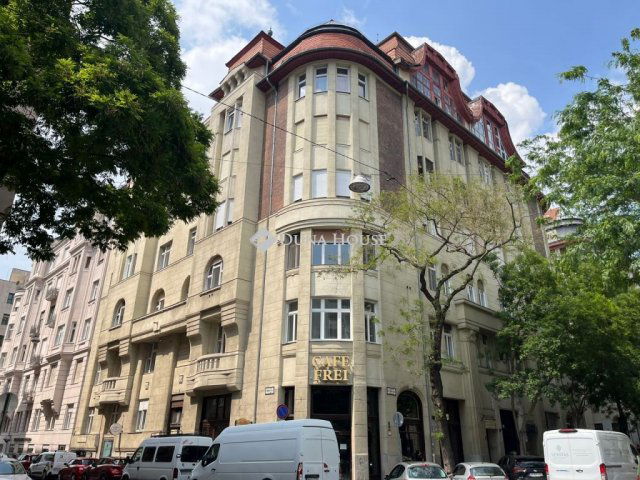 Eladó téglalakás, Budapesten, V. kerületben 129 M Ft, 2 szobás