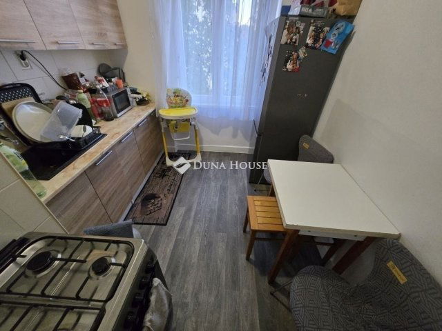 Eladó panellakás, Várpalotán 38.2 M Ft, 2 szobás