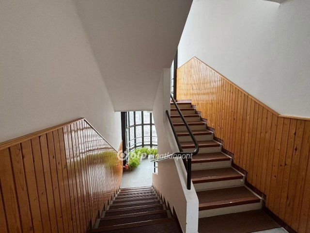 Eladó téglalakás, Hajdúnánáson 42 M Ft, 2+1 szobás