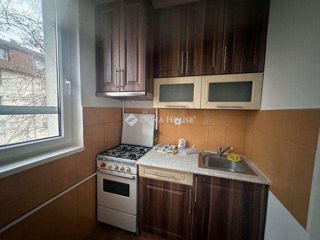 Eladó téglalakás, Nyíregyházán, Vécsey utcában 27 M Ft