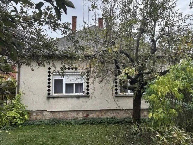 Eladó családi ház, Székesfehérvárott 40 M Ft, 3 szobás